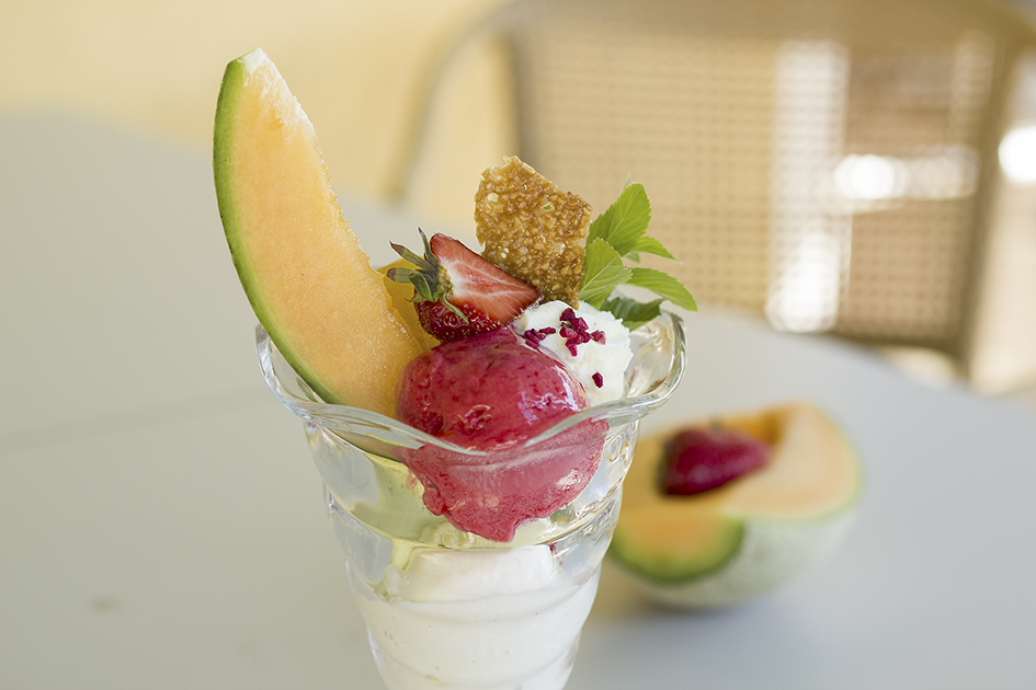 Frugtis med jordbær og honningmelon